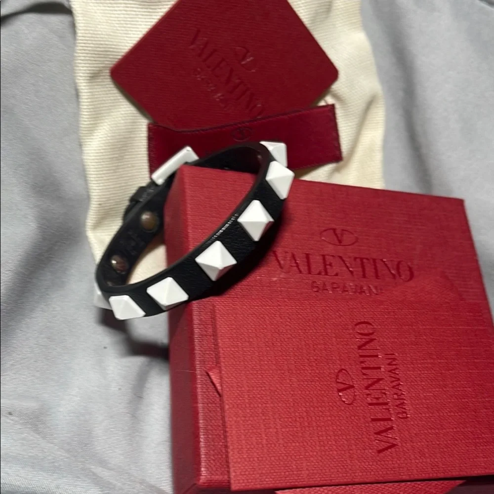 Sale 🔥 Valentino Garavani Black and White Rock Studded.Bracelet. Very Rare - Picture 1 of 9